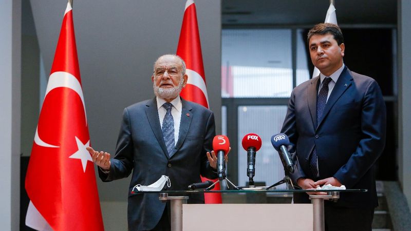 Temel Karamollaoğlu, Gültekin Uysal'ı ziyaret etti