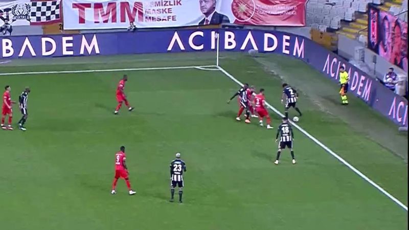 Güven Yalçın'ın golü öncesi tartışılan taç pozisyonu