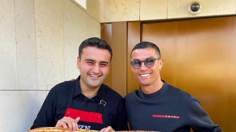 Czn Burak ve Nusret, dünyaca ünlü futbol yıldızlarını konuk etti