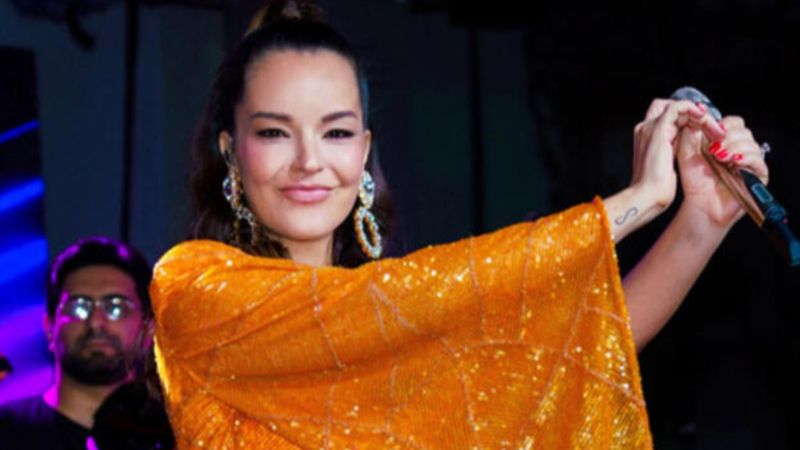 Bengü, evde kendine konser verdi