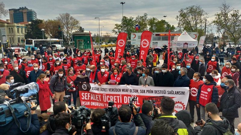 İstanbul'da DİSK'ten asgari ücret eylemi