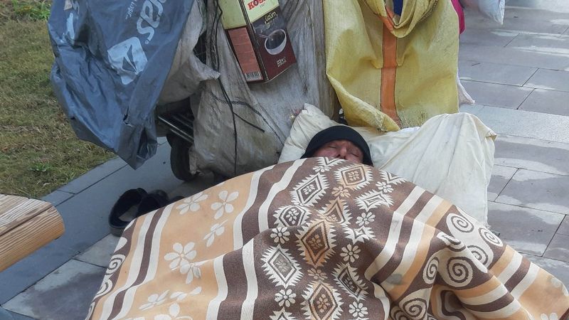 Antalya'da zabıta, 63 yaşındaki evsize sahip çıktı