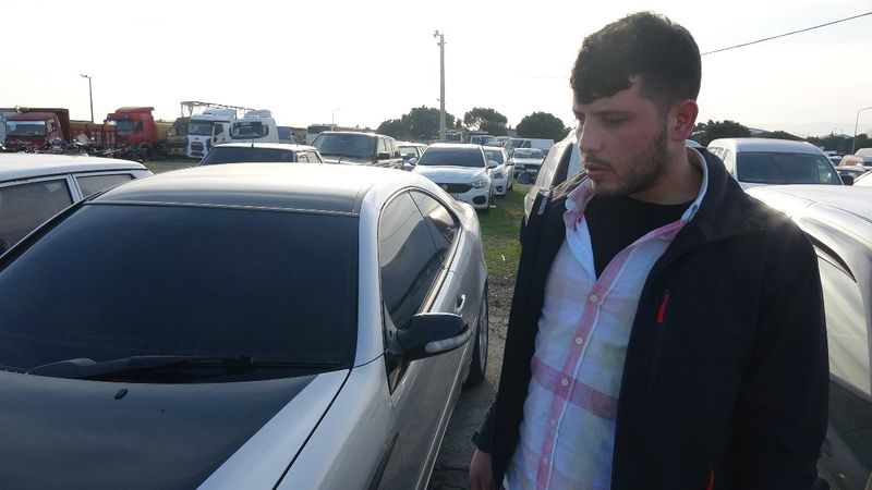 Balıkesir'de aracını satmadığı kişiler, araca icra koydurdu