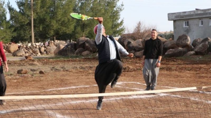 Şanlıurfalı tenisçilerden Hülya Avşar'a maç daveti