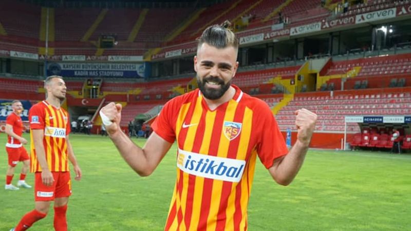 Galatasaray, Hasan Hüseyin'i transfer ediyor