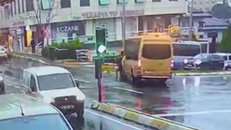 Sarıyer'deki minibüs kazasında, kadının kulağı koptu