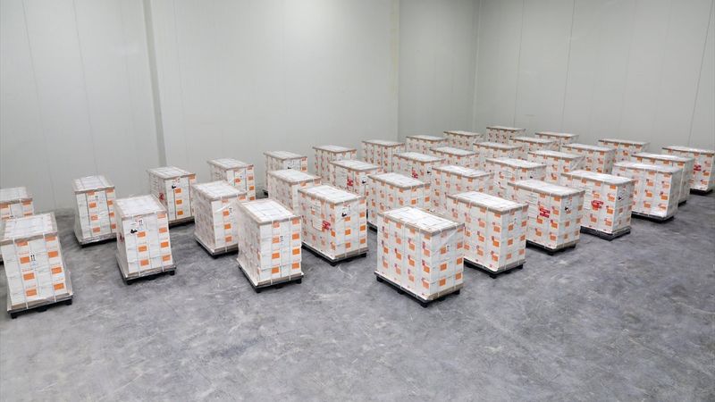 Depolardaki koronavirüs aşısı görüntülendi