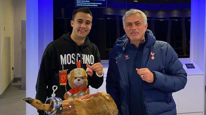 Reguilon: Mourinho Noel Günü kapıma yemek bıraktı