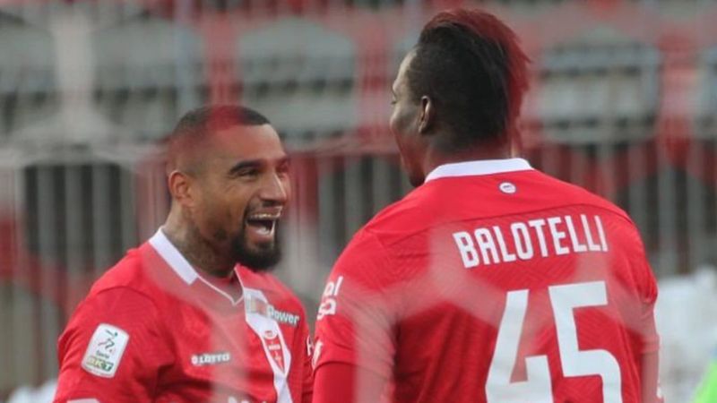 Mario Balotelli ilk maçında gol attı