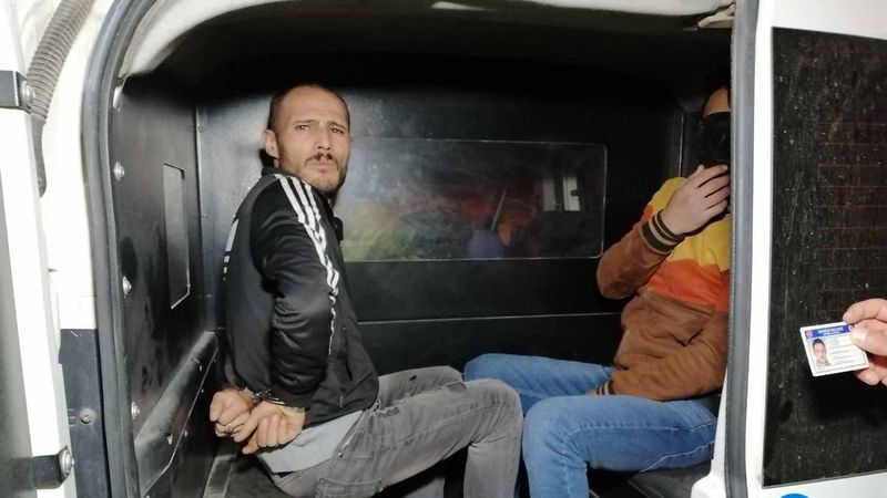 Aksaray'da uyuşturucu ile yakalanmamak için polisten kaçtılar