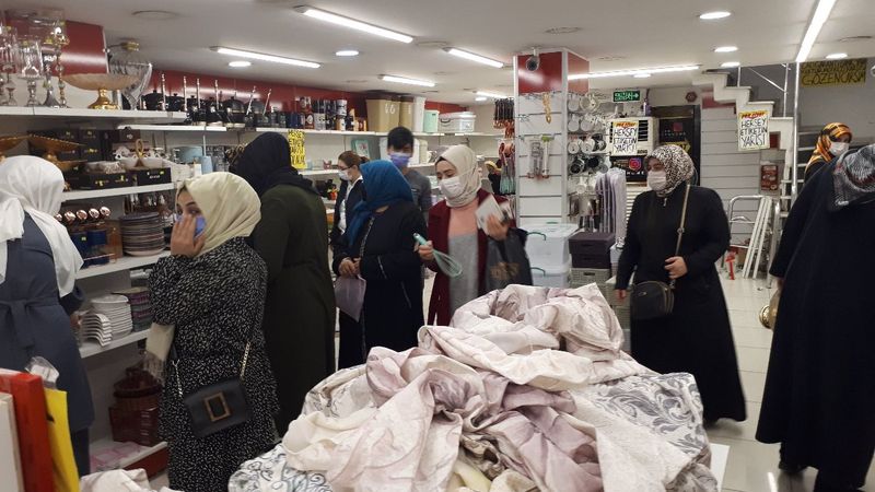 Zeytinburnu’nda zabıta ekibini şaşırtan manzara