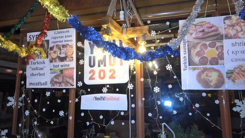 Kumkapı'da Rus turistlerin yılbaşı kutlamasına polis baskını