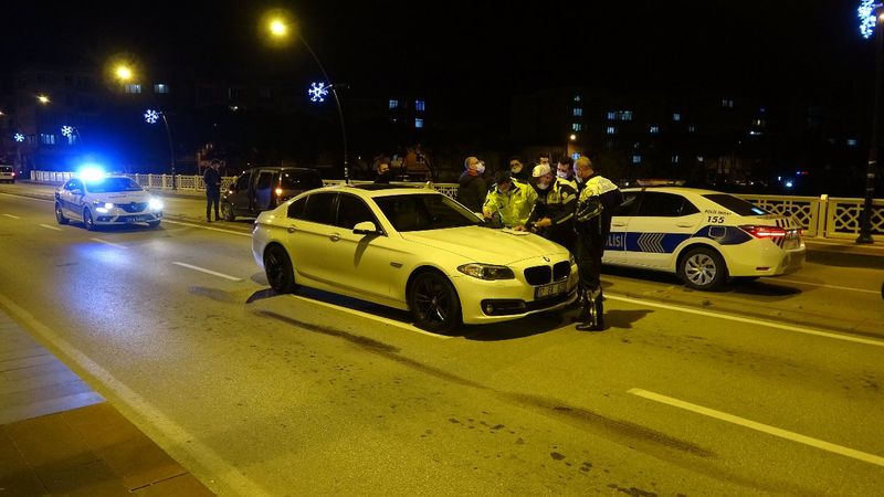 Çanakkale'de 16 yaşındaki genç benzini biten aracı bırakıp kaçtı