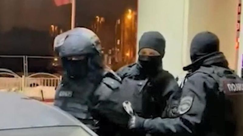 Rusya’da sahte polisler, gözaltına alındı