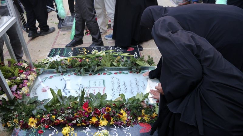 Kasım Süleymani mezarı başında anıldı