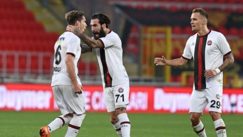 Karagümrük'te Biglia sakatlandı