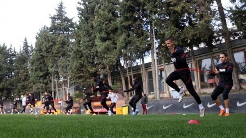 Galatasaray'da 1 altyapı futbolcusunun testi pozitif