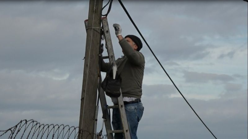 Sultangazi'de mahalleye dadanan kablo hırsızları isyan ettirdi: Çocuklarımız derse giremiyor