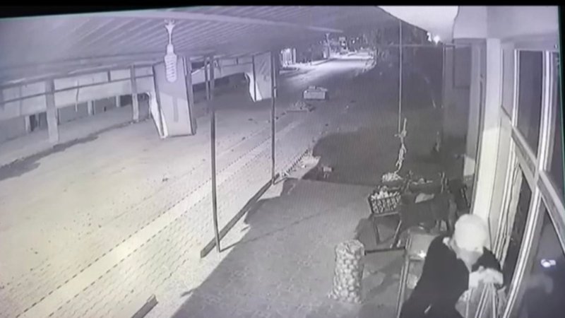 Hatay'da hırsız, bir paket sigara için marketi soydu