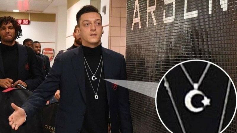 Mesut Özil'in ırkçılıklarla dolu hayat hikayesi