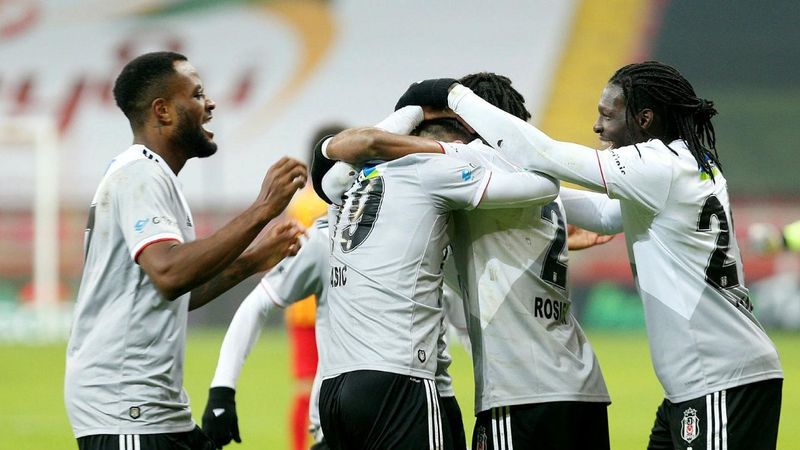 Beşiktaş-Rizespor maçının ilk 11'leri