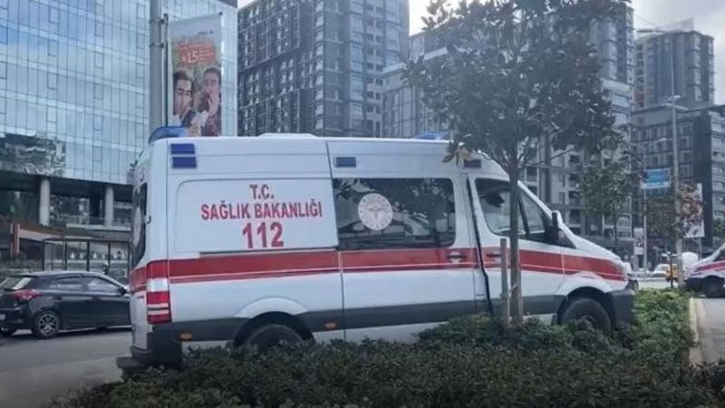 Sarıyer'de ambulans ile otomobilin çarpışma anı