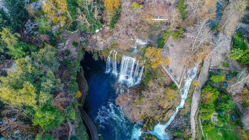 Antalya'da yağışlar sonrası Düden Şelalesi çağladı