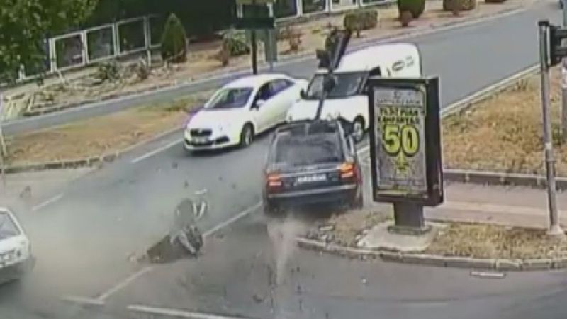 Kastamonu'da emniyet kemeri takmayan kadın yola fırladı