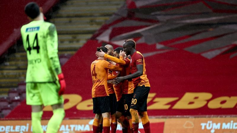 Galatasaray, Gençlerbirliği'ni 6 golle dağıttı