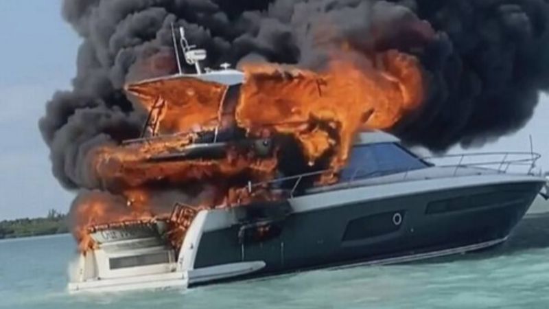 ABD’de lüks yatta yangın