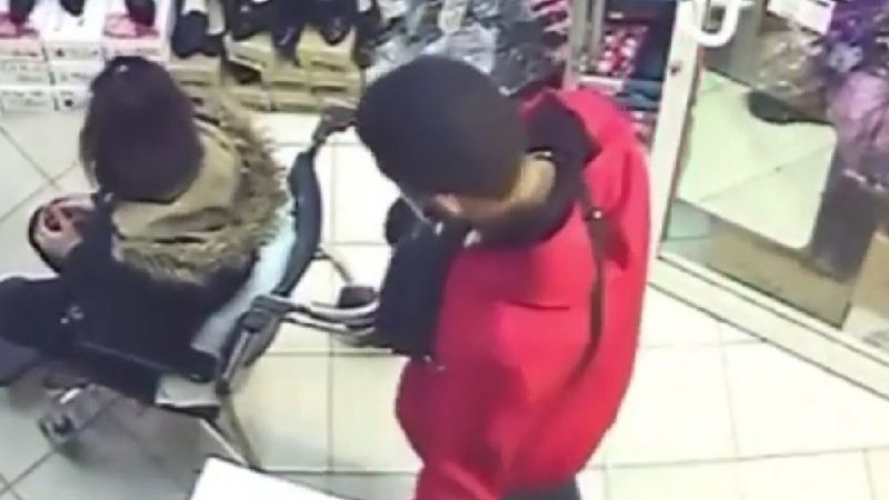 İzmir'de tekerlekli sandalyeli cep telefonu hırsızları