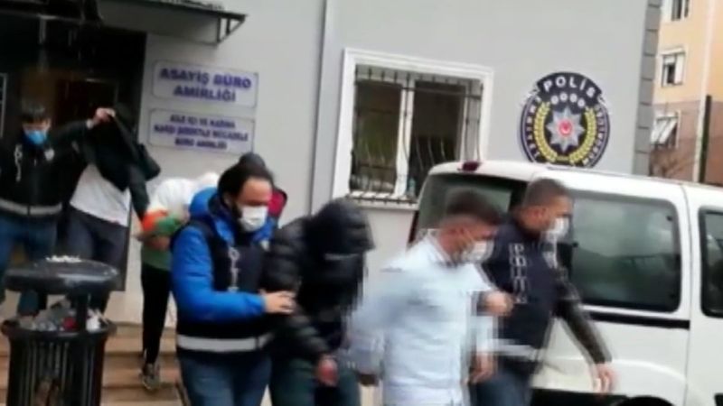 Küçükçekmece'de 4 hırsızlık şüphelisi yakalandı