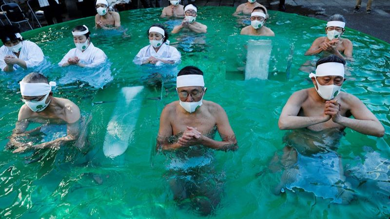 Japonya'da buz banyosu