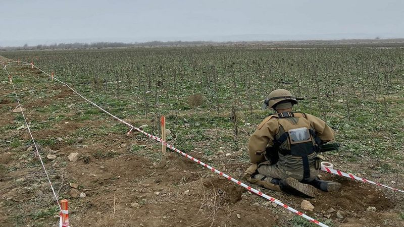 Mehmetçik, Karabağ'da mayın temizliyor