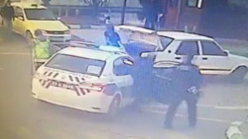 Rize'de kaçırıp dövdükleri şahsı yola atarken yakalandılar