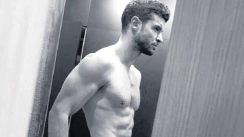 Berk Oktay kaslarını gösterdi