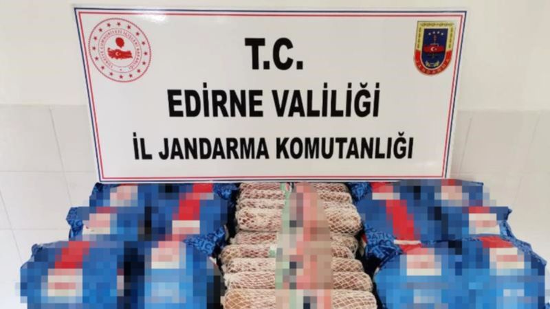 Edirne'de kaçak içki, parfüm, cep telefonu ve domuz eti ele geçirildi