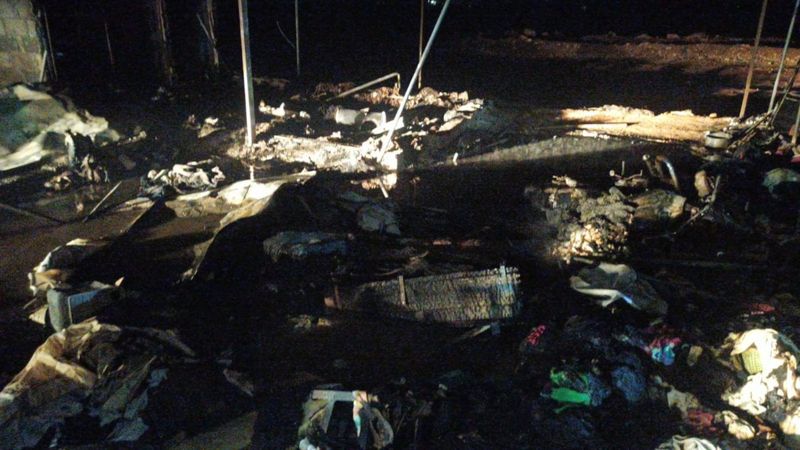 İdlib'deki mülteci kampında yangın: 2 ölü