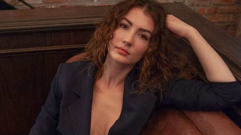 Burcu Özberk: Hayatla dalga geçerim