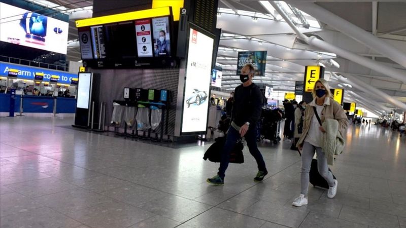 İngiltere, BAE'den gelen yolculardan 10 gün karantina şartı isteyecek