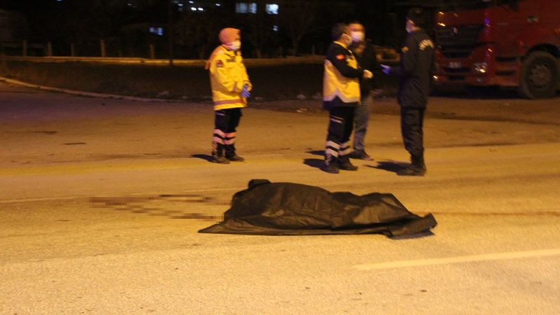 Denizli'de alkollü sürücü, mola veren kamyoncuyu ezdi