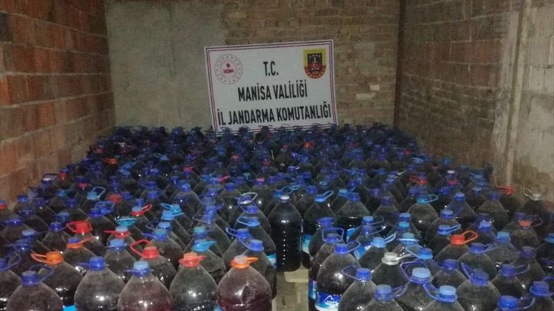 Manisa'da 3 bin 365 litre sahte içki ele geçirildi