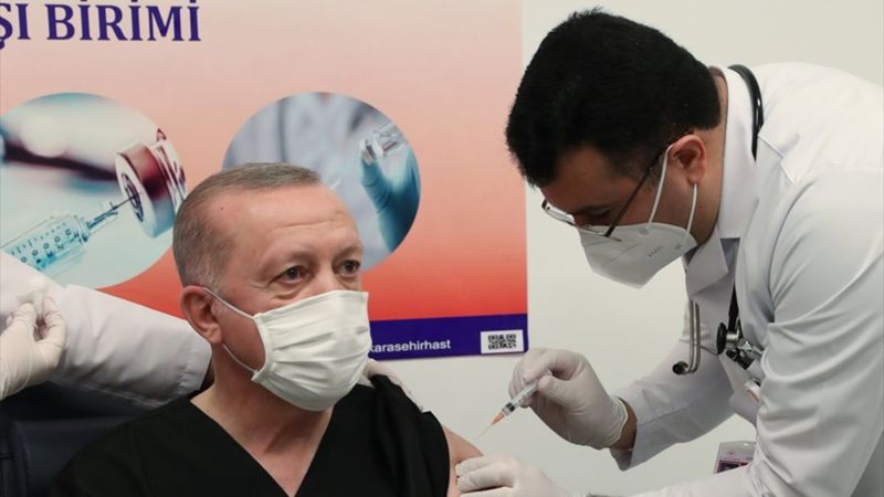 Erdoğan: Diğer siyasi parti liderlerinin de aşı yaptırmasını tavsiye ediyorum