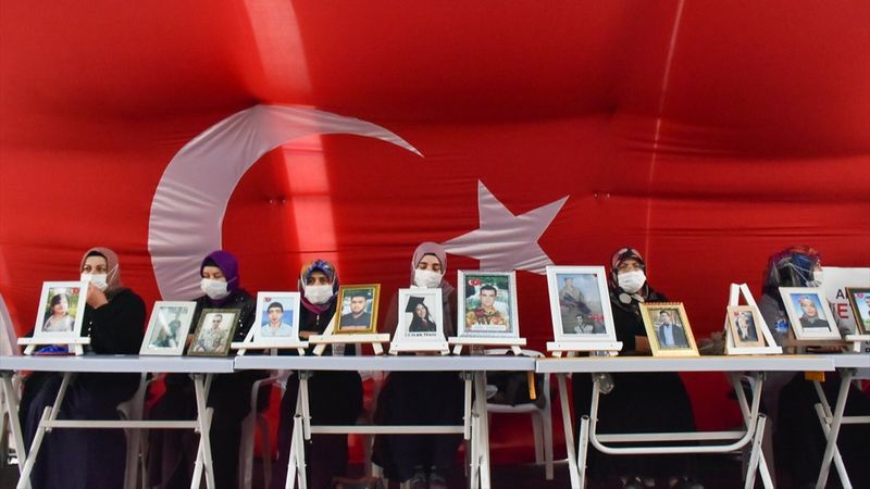 Diyarbakır anneleri, 500 gündür evlatları için nöbete devam ediyor