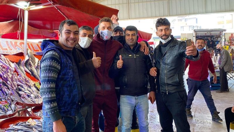 Lukas Podolski semt pazarında