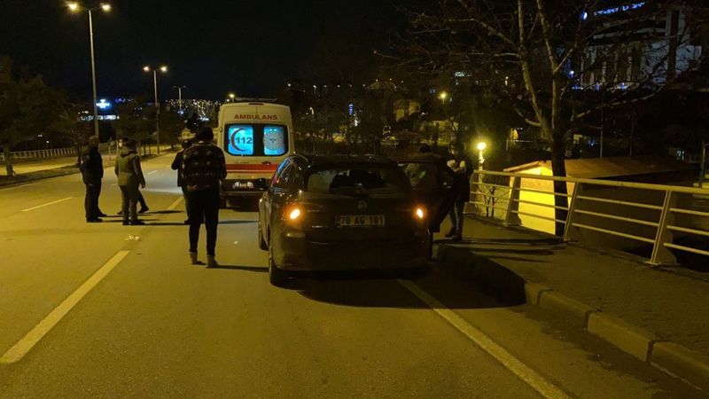 Karabük'te bir kişi yolun ortasında bayıldı