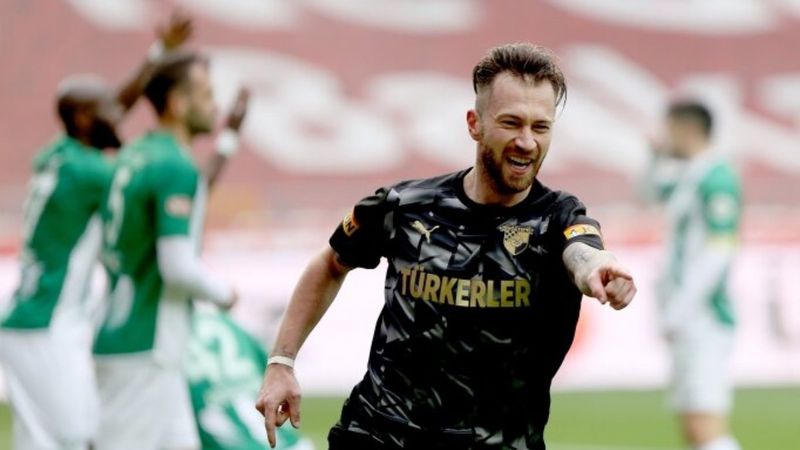 5 gollü maçta Göztepe, Konyaspor'u yendi