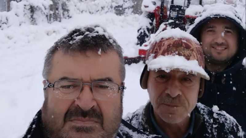 Düzceli muhtarın esprili yol açma paylaşımı