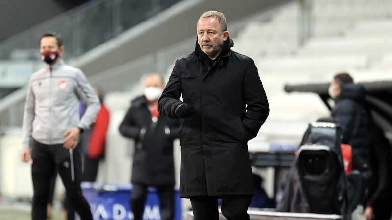 Beşiktaş, Sergen Yalçın'la derbi kaybetmiyor