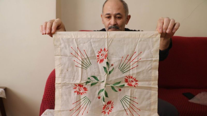 Gaziantep’te Atatürk'ün hediye ettiği mendil satışa çıkarıldı